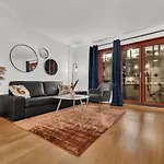 Tjuvholmen Ii, As Home